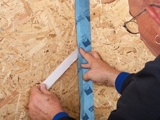 6. Coller les angles de cloison